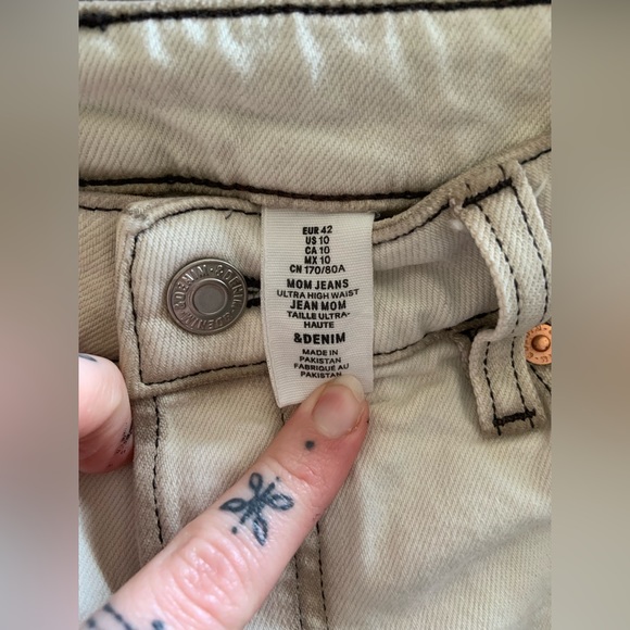 H&M jeans with hand painted moon phases - Picture 3 of 3